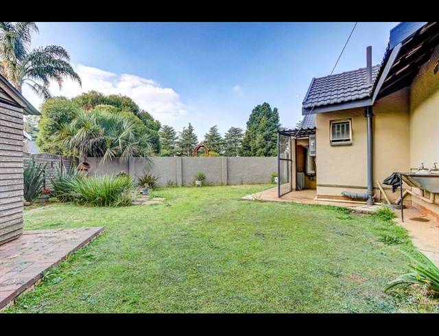 3 BEDROOM HOUSE FOR SALE IN VAN RIEBEECK PARK
